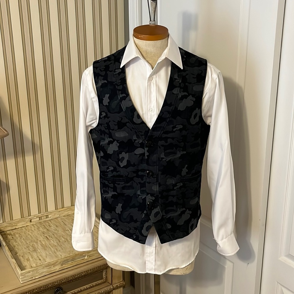 Armani Exchange camo style vest size large